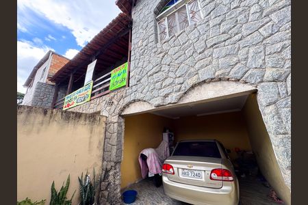 Casa à venda com 360m², 6 quartos e 2 vagas Casa à venda com 360m², 6 quartos e 2 vagasGaragem