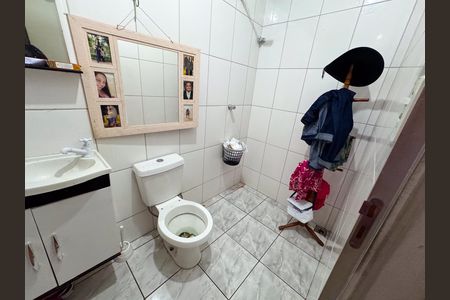 Casa à venda com 360m², 6 quartos e 2 vagas Casa à venda com 360m², 6 quartos e 2 vagasCasa 2 - Banheiro da Suíte