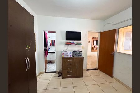 Casa à venda com 360m², 6 quartos e 2 vagas Casa à venda com 360m², 6 quartos e 2 vagasCasa 2 - Suíte
