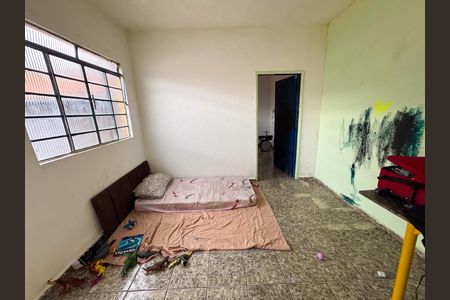 Casa à venda com 360m², 6 quartos e 2 vagas Casa à venda com 360m², 6 quartos e 2 vagasCasa 3 - Quarto