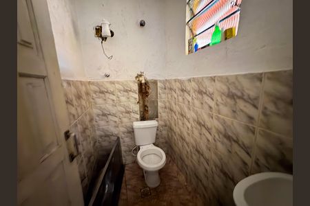 Casa à venda com 360m², 6 quartos e 2 vagas Casa à venda com 360m², 6 quartos e 2 vagasCasa 2 - Lavabo