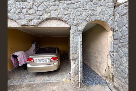 Casa à venda com 360m², 6 quartos e 2 vagas Casa à venda com 360m², 6 quartos e 2 vagasGaragem