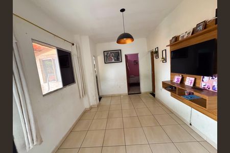 Casa à venda com 360m², 6 quartos e 2 vagas Casa à venda com 360m², 6 quartos e 2 vagasCasa 2 - Sala