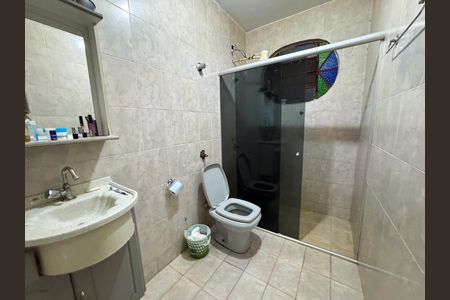 Casa à venda com 360m², 6 quartos e 2 vagas Casa à venda com 360m², 6 quartos e 2 vagasCasa 1 - Banheiro da Suíte 1