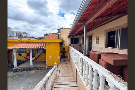 Casa à venda com 360m², 6 quartos e 2 vagas Casa à venda com 360m², 6 quartos e 2 vagasCasa 2 - Varanda da Sala