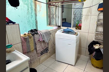 Casa à venda com 360m², 6 quartos e 2 vagas Casa à venda com 360m², 6 quartos e 2 vagasCasa 1 - Área de Serviço