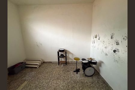 Casa à venda com 360m², 6 quartos e 2 vagas Casa à venda com 360m², 6 quartos e 2 vagasCasa 3 - Quarto