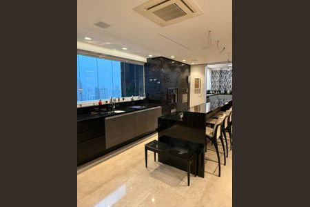 Apartamento à venda com 326m², 3 quartos e 6 vagas