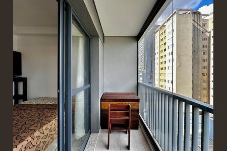 Studio à venda com 28m², 0 quarto e sem vaga Studio à venda com 28m², 0 quarto e sem vagaSacada