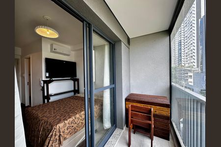 Studio à venda com 28m², 0 quarto e sem vaga Studio à venda com 28m², 0 quarto e sem vagaSacada