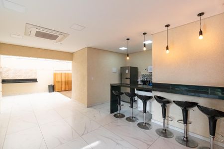 Apartamento à venda com 57m², 2 quartos e 1 vaga Apartamento à venda com 57m², 2 quartos e 1 vagaÁrea comum - Salão de festas