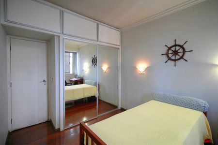 Apartamento à venda com 600m², 5 quartos e 4 vagasQuarto 2