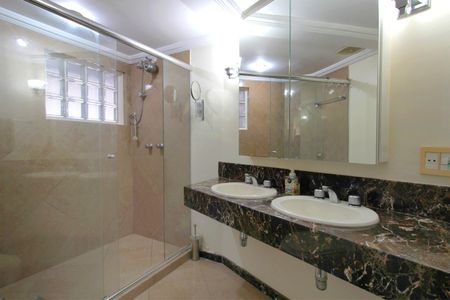 Apartamento à venda com 600m², 5 quartos e 4 vagasBanheiro da Suíte