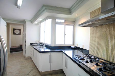 Apartamento à venda com 600m², 5 quartos e 4 vagasCozinha