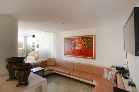 Apartamento à venda com 600m², 5 quartos e 4 vagasSala de Estar 2