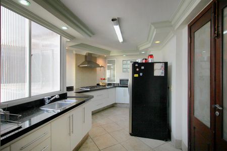 Apartamento à venda com 600m², 5 quartos e 4 vagasCozinha