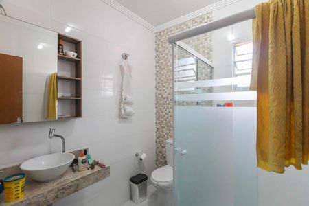 Casa à venda com 180m², 3 quartos e 2 vagas Casa à venda com 180m², 3 quartos e 2 vagasBanheiro