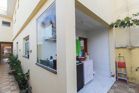 Casa à venda com 180m², 3 quartos e 2 vagas Casa à venda com 180m², 3 quartos e 2 vagasÁrea de Serviço