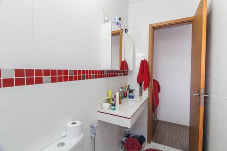 Casa à venda com 180m², 3 quartos e 2 vagas Casa à venda com 180m², 3 quartos e 2 vagasBanheiro da Suíte