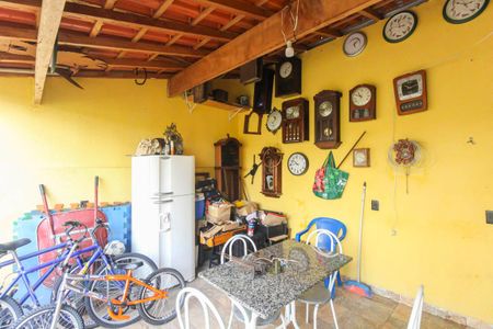 Casa à venda com 180m², 3 quartos e 2 vagas Casa à venda com 180m², 3 quartos e 2 vagasChurrasqueira