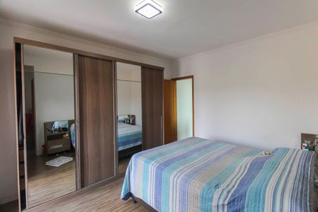 Casa à venda com 180m², 3 quartos e 2 vagas Casa à venda com 180m², 3 quartos e 2 vagasSuite