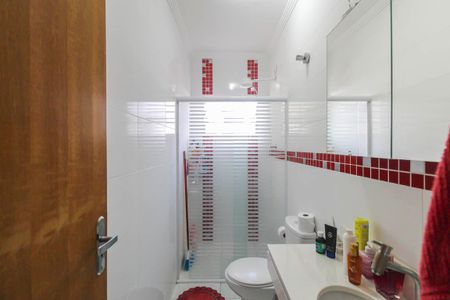 Casa à venda com 180m², 3 quartos e 2 vagas Casa à venda com 180m², 3 quartos e 2 vagasBanheiro da Suíte