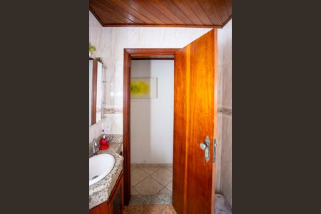 Casa para alugar com 250m², 3 quartos e 3 vagasBanheiro Social