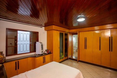 Casa para alugar com 250m², 3 quartos e 3 vagasSuíte