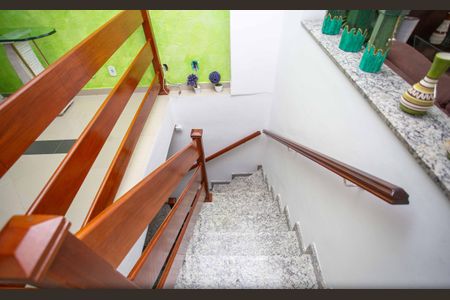 Casa para alugar com 250m², 3 quartos e 3 vagasEscada