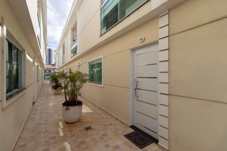 Casa de condomínio à venda com 120m², 3 quartos e 2 vagasEntrada