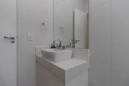 Casa de condomínio à venda com 120m², 3 quartos e 2 vagasBanheiro Social