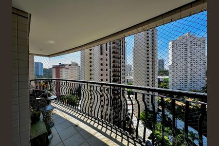 Apartamento à venda com 140m², 3 quartos e 3 vagasSacada