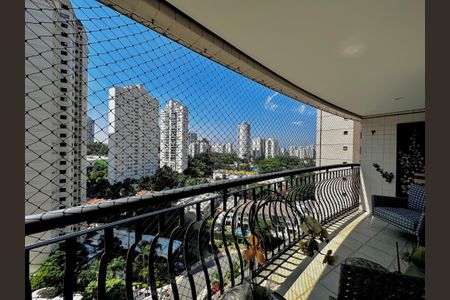 Apartamento à venda com 140m², 3 quartos e 3 vagasSacada