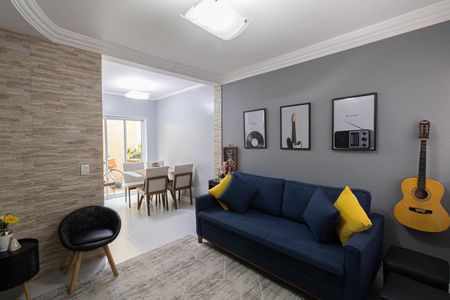 Casa de condomínio à venda com 66m², 2 quartos e 2 vagasSala