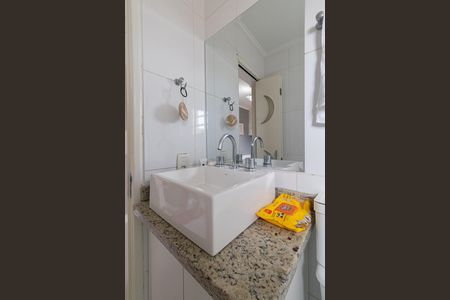 Casa de condomínio à venda com 66m², 2 quartos e 2 vagasBanheiro da Suíte 1