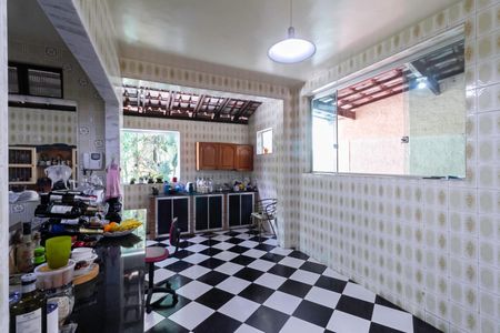 Casa à venda com 586m², 3 quartos e 6 vagas Casa à venda com 586m², 3 quartos e 6 vagasCozinha