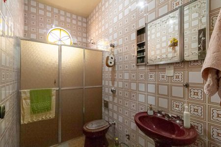 Casa à venda com 586m², 3 quartos e 6 vagas Casa à venda com 586m², 3 quartos e 6 vagasBanheiro social