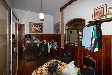 Casa à venda com 586m², 3 quartos e 6 vagas Casa à venda com 586m², 3 quartos e 6 vagasQuarto 2