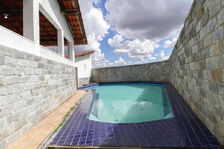 Casa à venda com 586m², 3 quartos e 6 vagas Casa à venda com 586m², 3 quartos e 6 vagasPiscina
