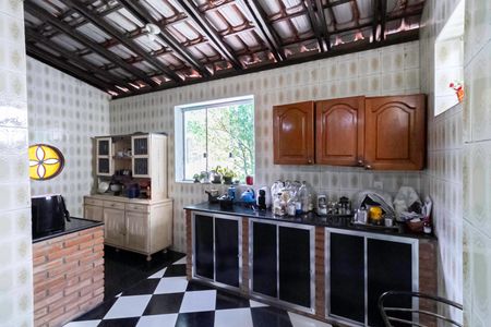 Casa à venda com 586m², 3 quartos e 6 vagas Casa à venda com 586m², 3 quartos e 6 vagasCozinha