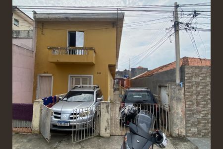 Casa à venda com 320m², 6 quartos e 2 vagas Casa à venda com 320m², 6 quartos e 2 vagasFachada