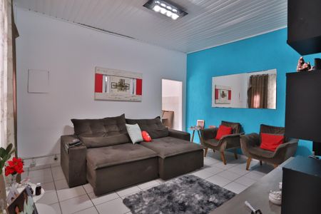 Casa à venda com 320m², 6 quartos e 2 vagas Casa à venda com 320m², 6 quartos e 2 vagasSala