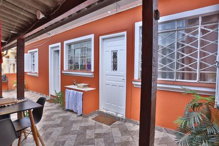 Casa à venda com 320m², 6 quartos e 2 vagas Casa à venda com 320m², 6 quartos e 2 vagasÁrea Externa