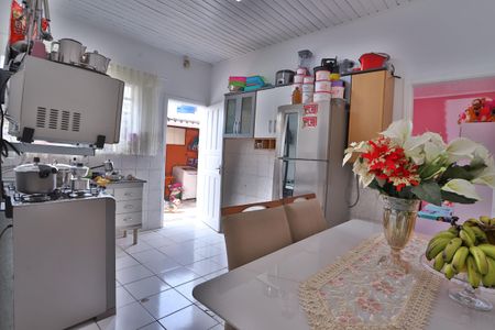 Casa à venda com 320m², 6 quartos e 2 vagas Casa à venda com 320m², 6 quartos e 2 vagasCozinha