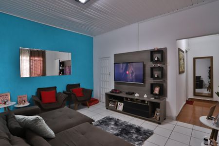 Casa à venda com 320m², 6 quartos e 2 vagas Casa à venda com 320m², 6 quartos e 2 vagasSala