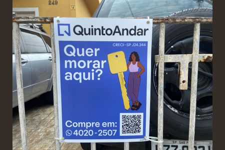 Casa à venda com 320m², 6 quartos e 2 vagas Casa à venda com 320m², 6 quartos e 2 vagasPlaca