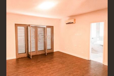 Casa à venda com 748m², 4 quartos e 8 vagas