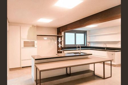 Casa à venda com 748m², 4 quartos e 8 vagas