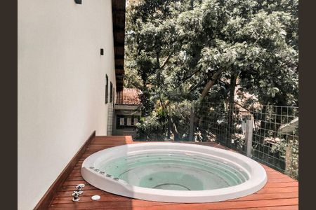 Casa à venda com 748m², 4 quartos e 8 vagas