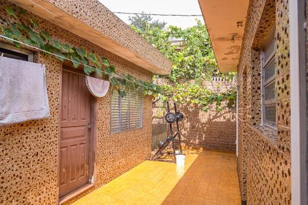 Casa à venda com 110m², 3 quartos e 2 vagas Casa à venda com 110m², 3 quartos e 2 vagasQuintal